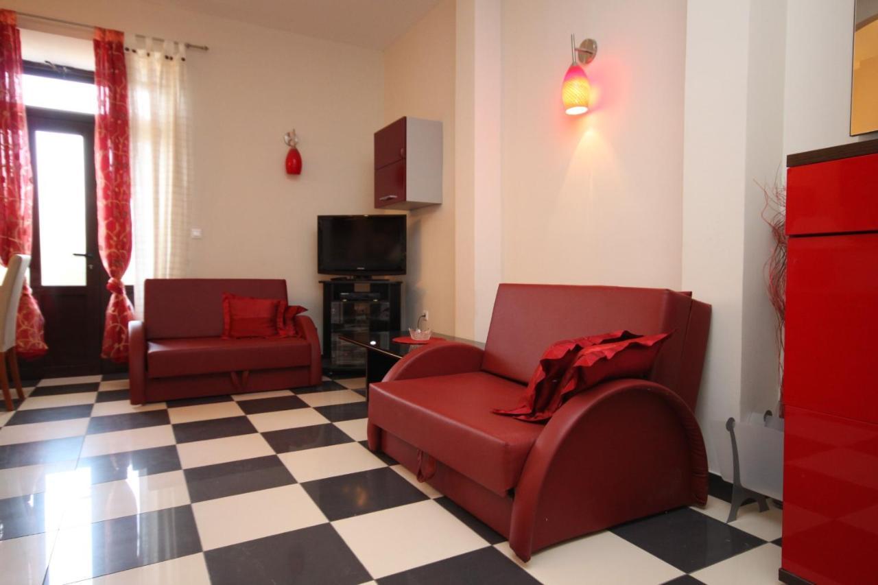 Apartments by the sea Podgora, Makarska - 6713 Bagian luar foto
